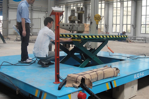 Use electronics to determine whether a transporting cart made in china is overloaded